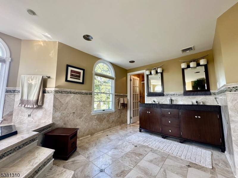 38 Totowa Road Wayne, NJ 07470 - Photo 20 of 37