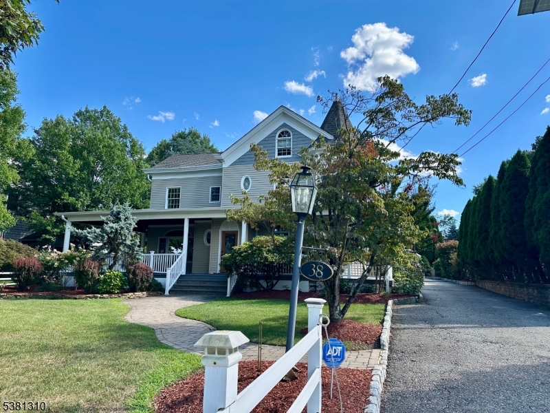 38 Totowa Road Wayne, NJ 07470 - Photo 2 of 37