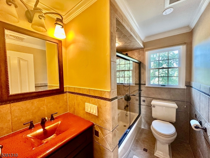 38 Totowa Road Wayne, NJ 07470 - Photo 25 of 37