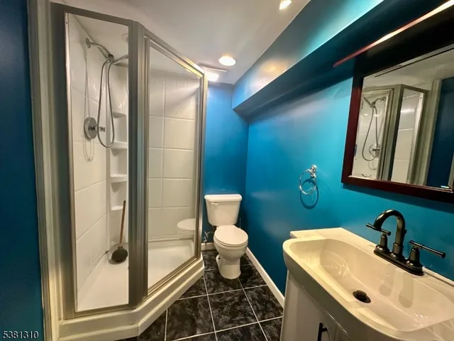 $6,900 | 38 Totowa Road, Wayne, NJ 07470