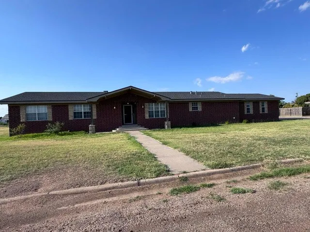 $179,900 | 1024 West Apogee Drive, Lockney, TX 79241