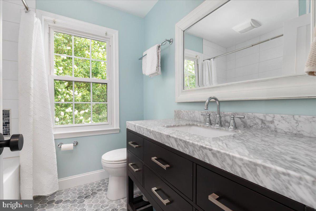 8201 Running Creek Court Springfield, VA 22153 - Photo 41 of 63 Upper Level Secondary Bathroom