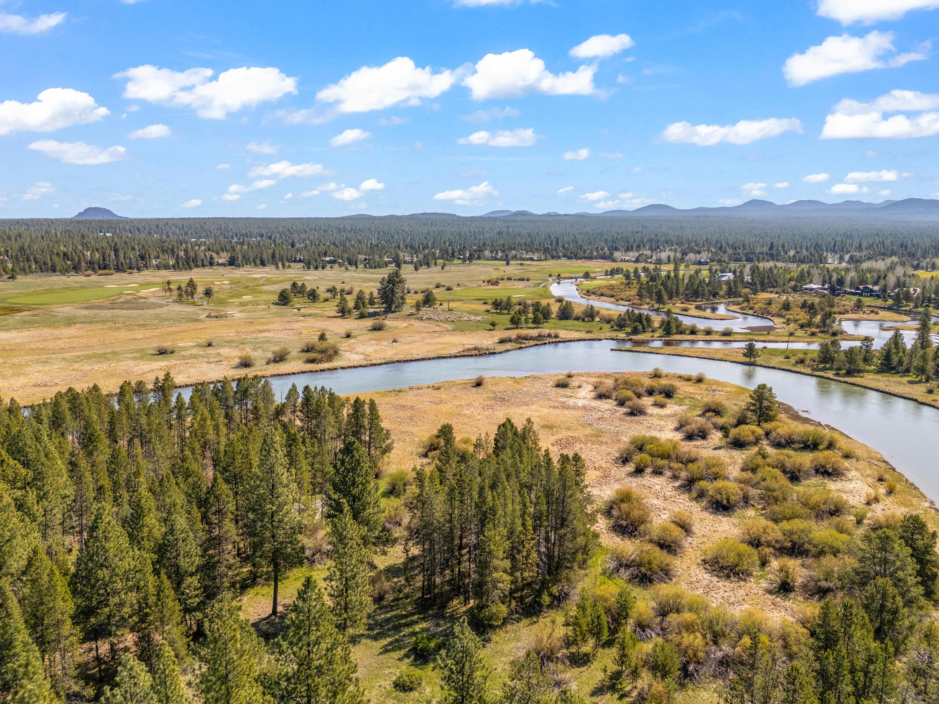 16983 Jacinto Road Bend, OR 97707 - Photo 5 of 29 a view of an ocean and city