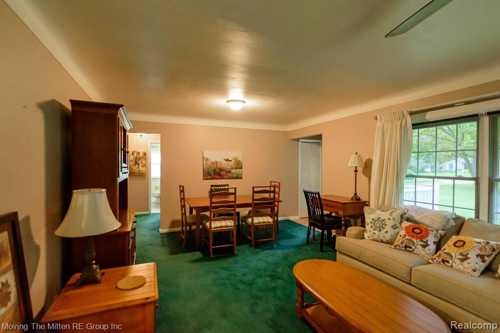 16867 Renton Road Belleville, MI 48111 - Photo 6 of 46