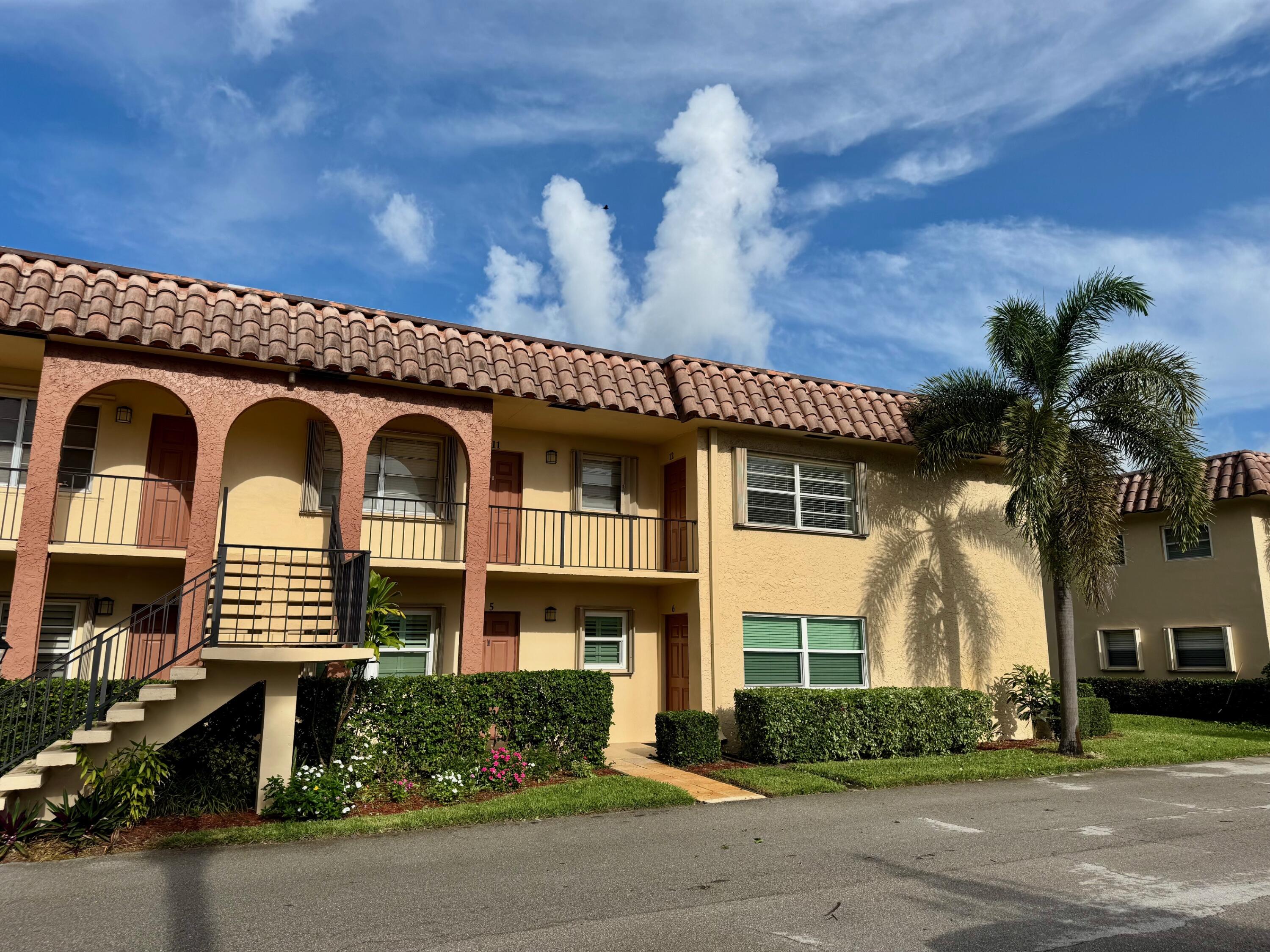 2600 South Kanner Highway, Unit Q12 Stuart, FL 34994 - Photo 2 of 18 IMG_3436