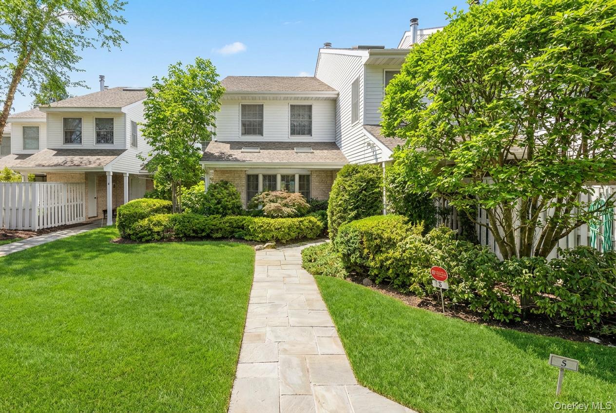 520 Hampton Road, Unit 5 Southampton, NY 11968 - Photo 2 of 30