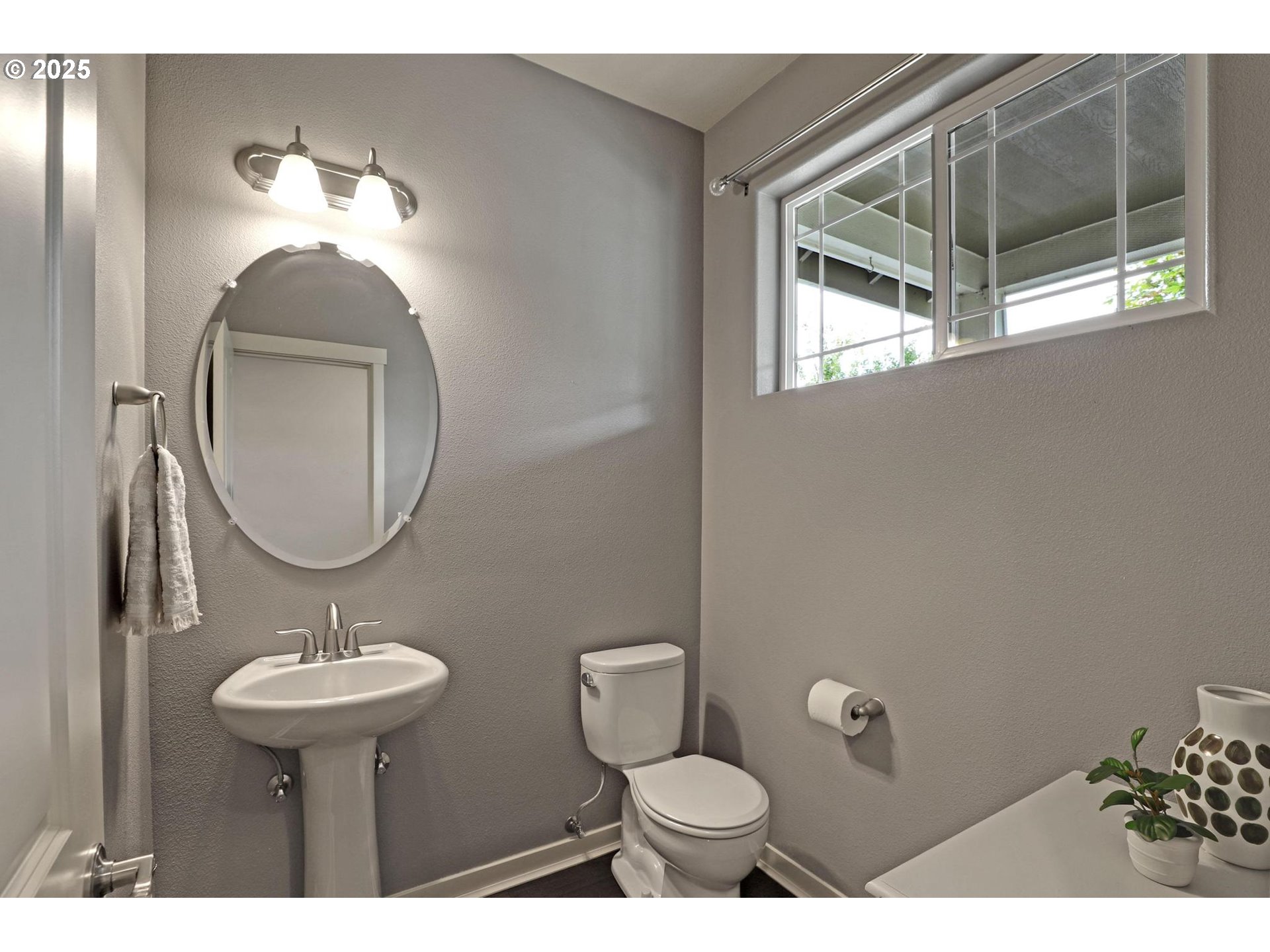 244 Northwest 117th Loop Portland, OR 97229 - Photo 12 of 35 Gallery Image 12