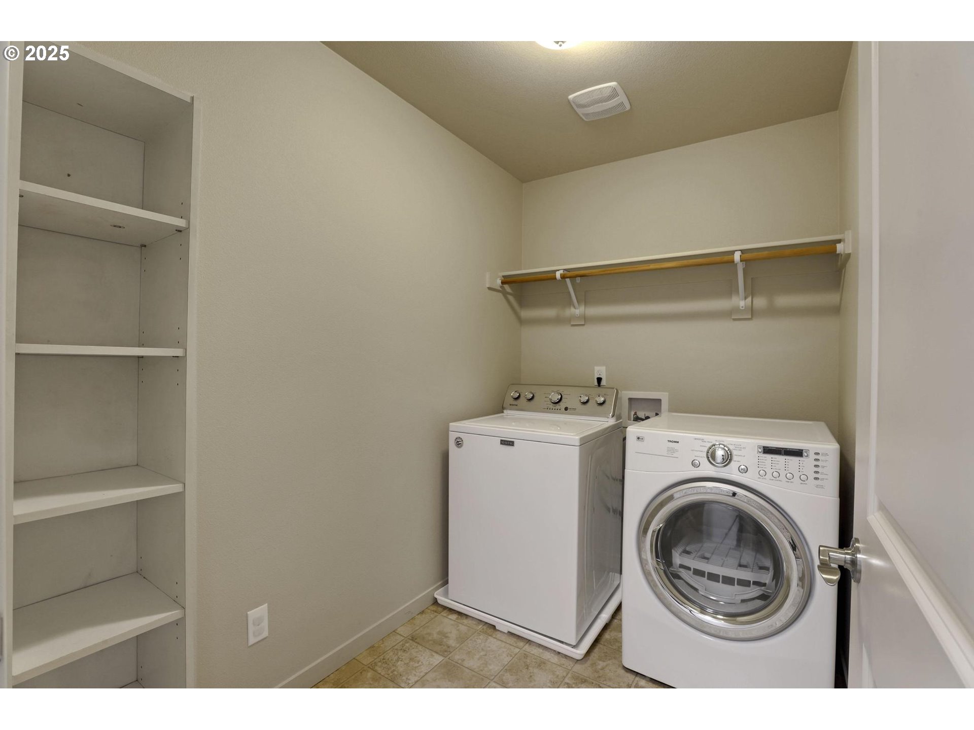 244 Northwest 117th Loop Portland, OR 97229 - Photo 18 of 35 Gallery Image 18