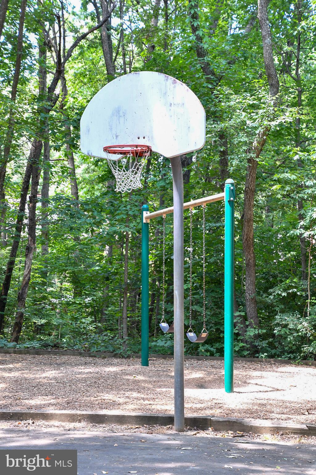 2005 Approach Lane Reston, VA 20191 - Photo 35 of 35 Gallery Image 35