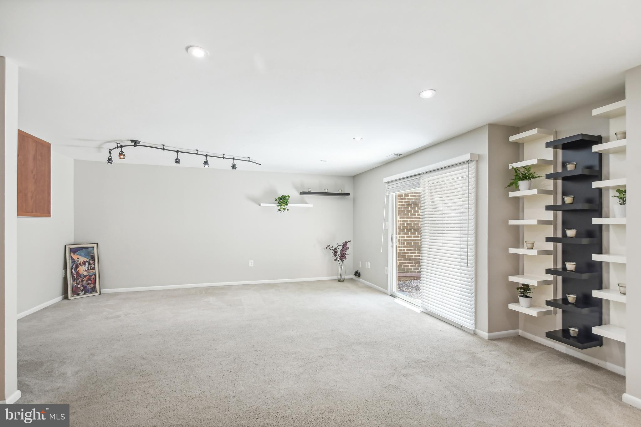 2005 Approach Lane Reston, VA 20191 - Photo 7 of 35 Gallery Image 7