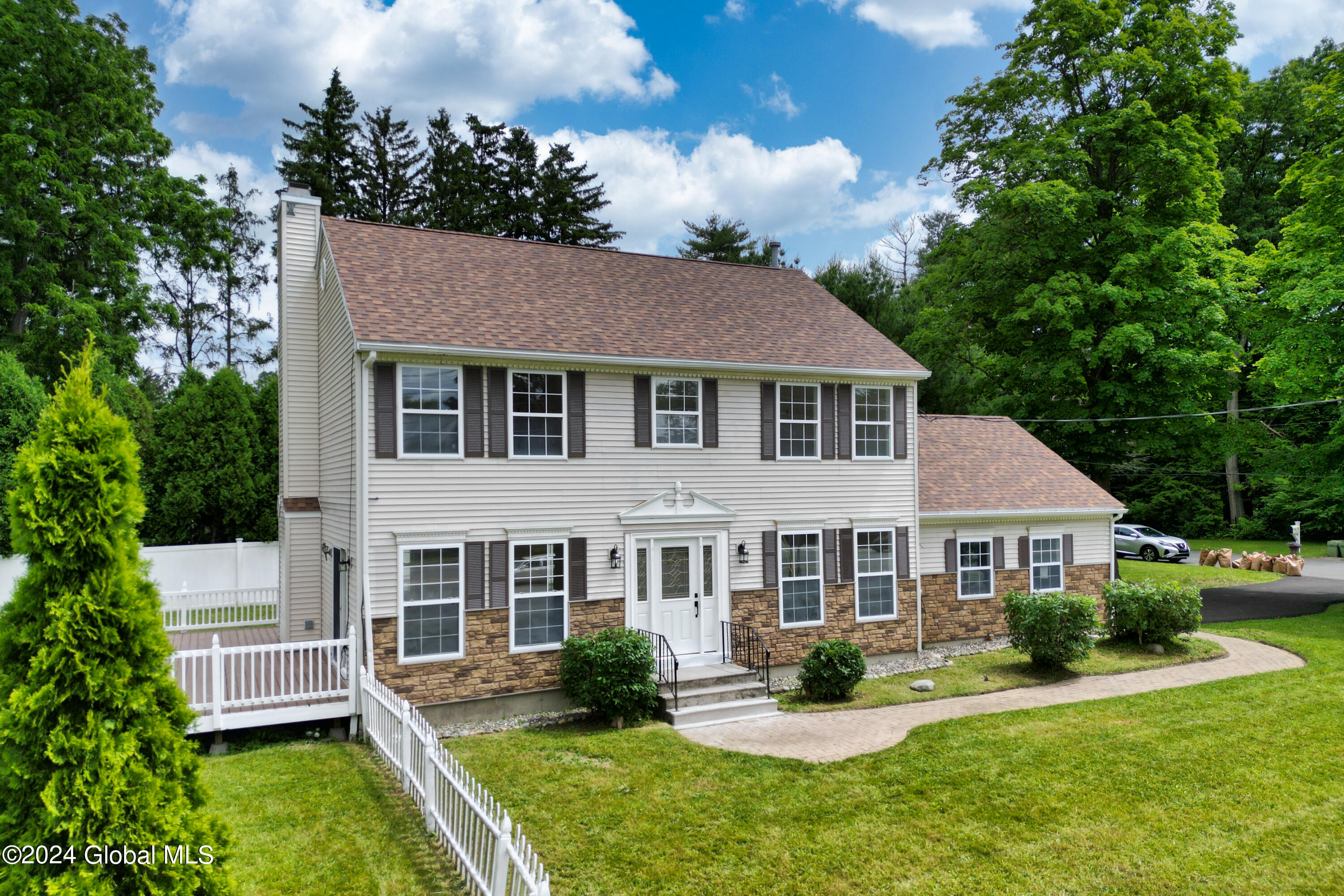 2285 Troy Schenectady Road Niskayuna, NY 12309 - Photo 1 of 67 072