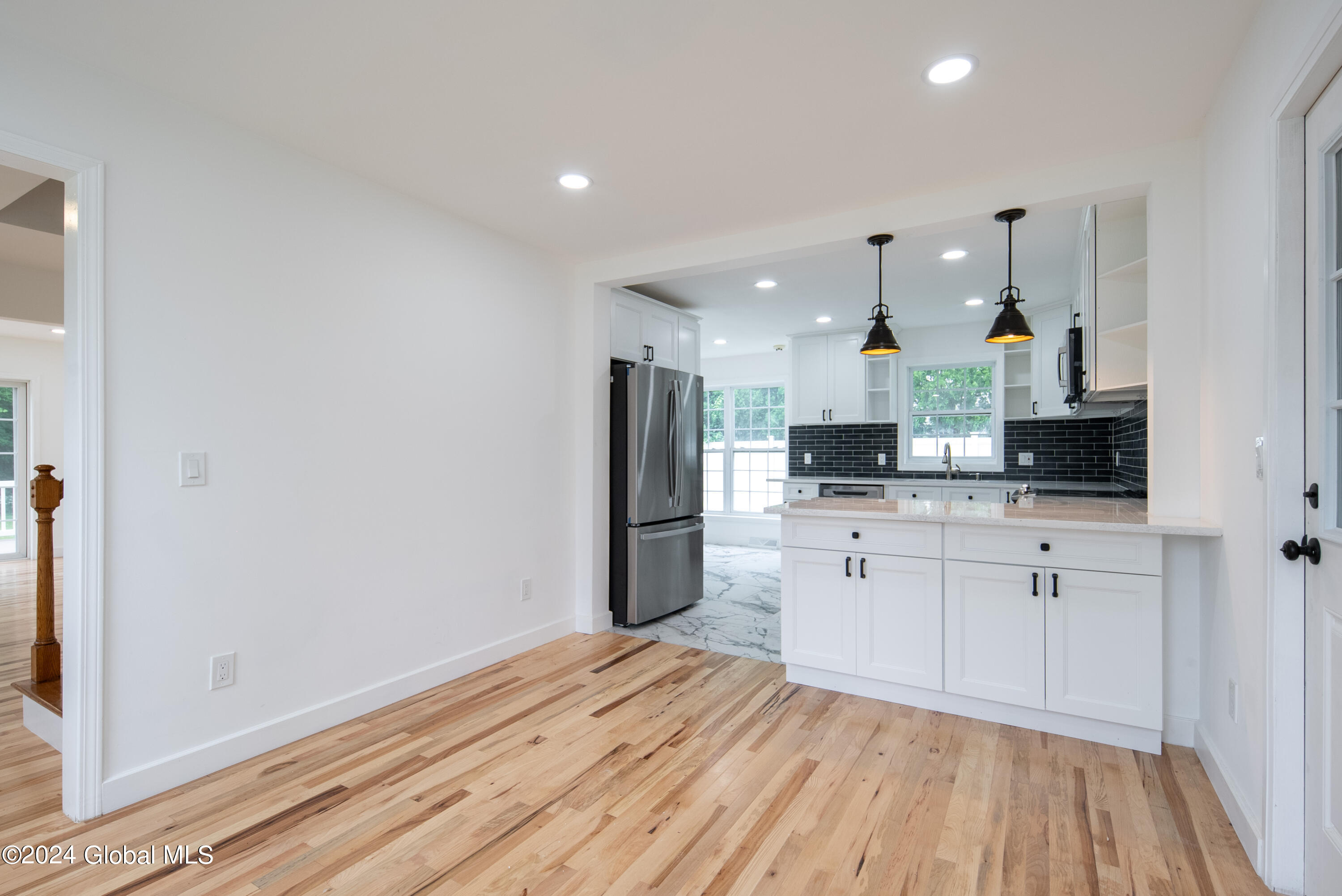 2285 Troy Schenectady Road Niskayuna, NY 12309 - Photo 11 of 67 010