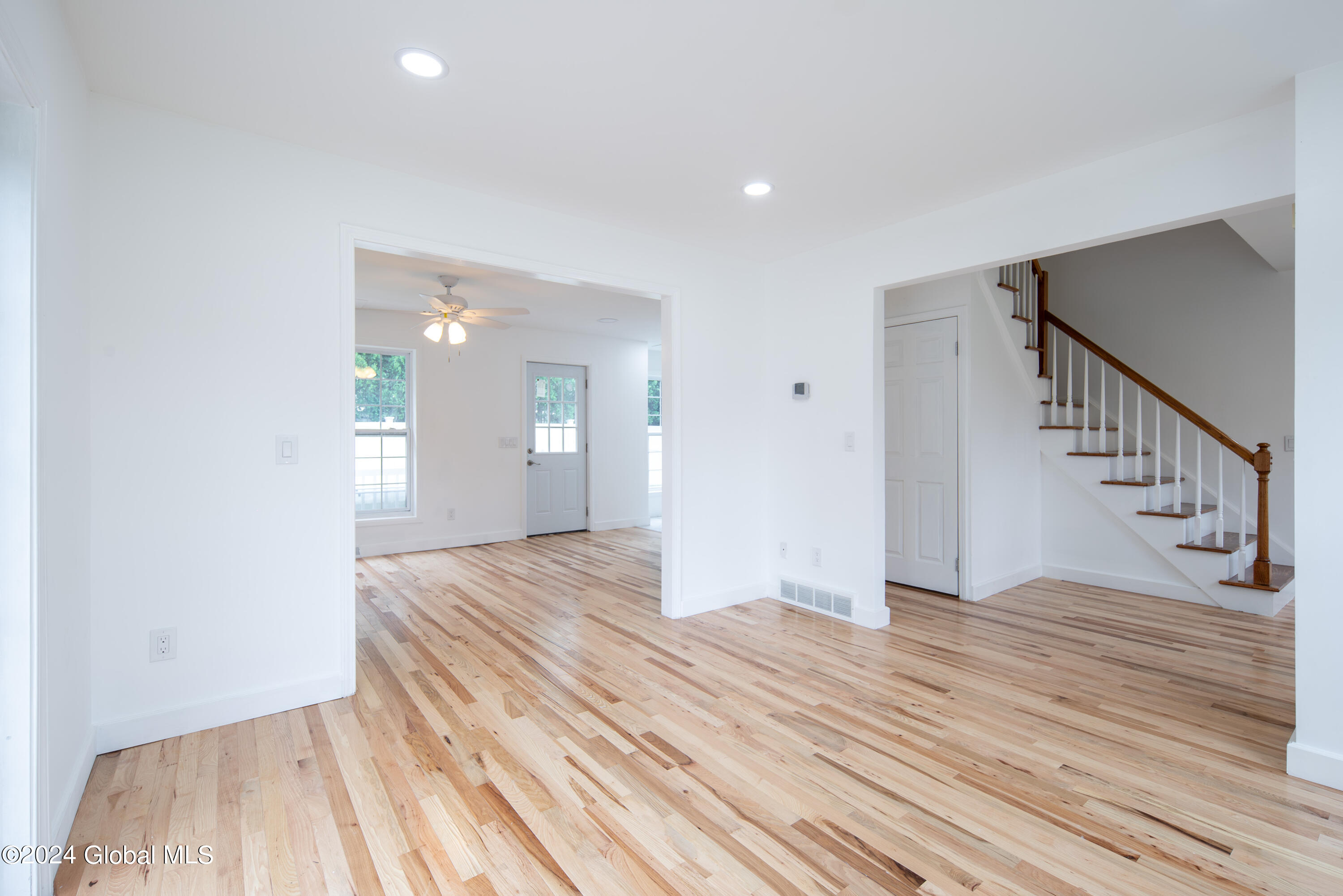 2285 Troy Schenectady Road Niskayuna, NY 12309 - Photo 16 of 67 015