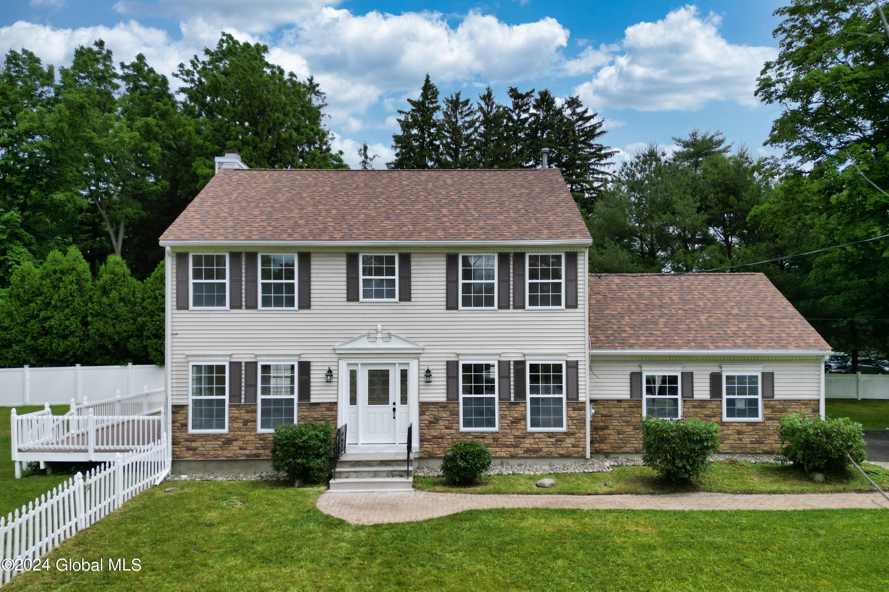 2285 Troy Schenectady Road Niskayuna, NY 12309 - Photo 2 of 67 001