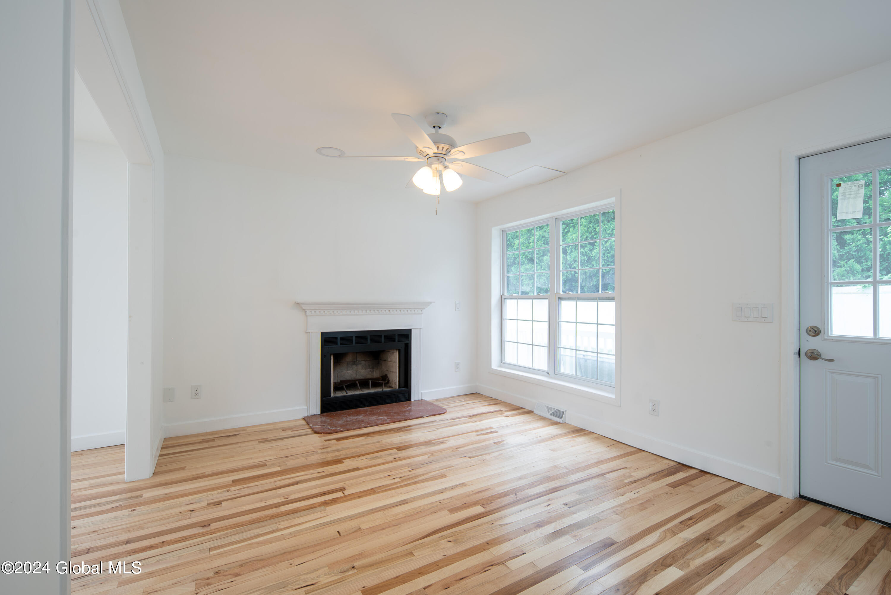 2285 Troy Schenectady Road Niskayuna, NY 12309 - Photo 21 of 67 020