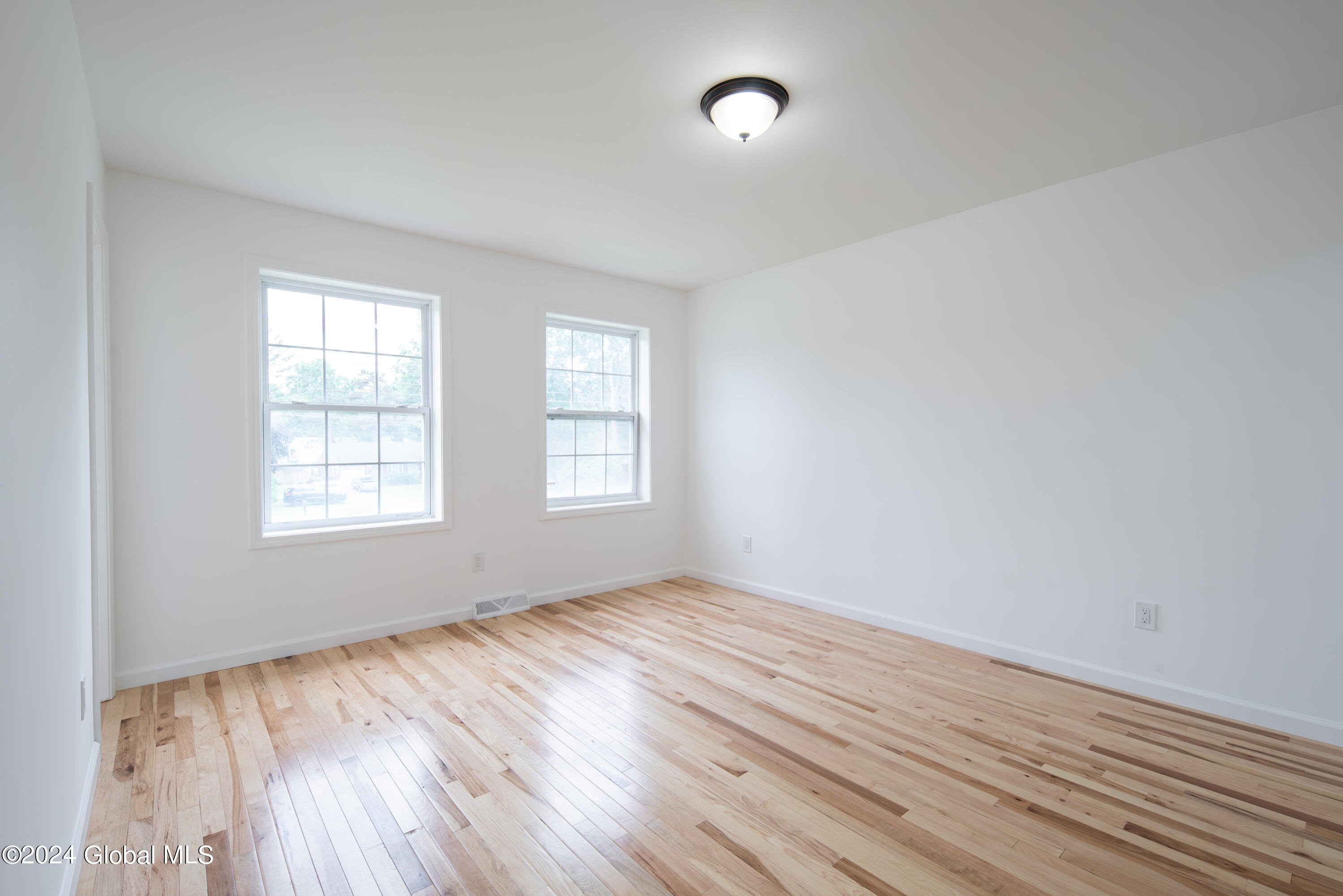 2285 Troy Schenectady Road Niskayuna, NY 12309 - Photo 25 of 67 024
