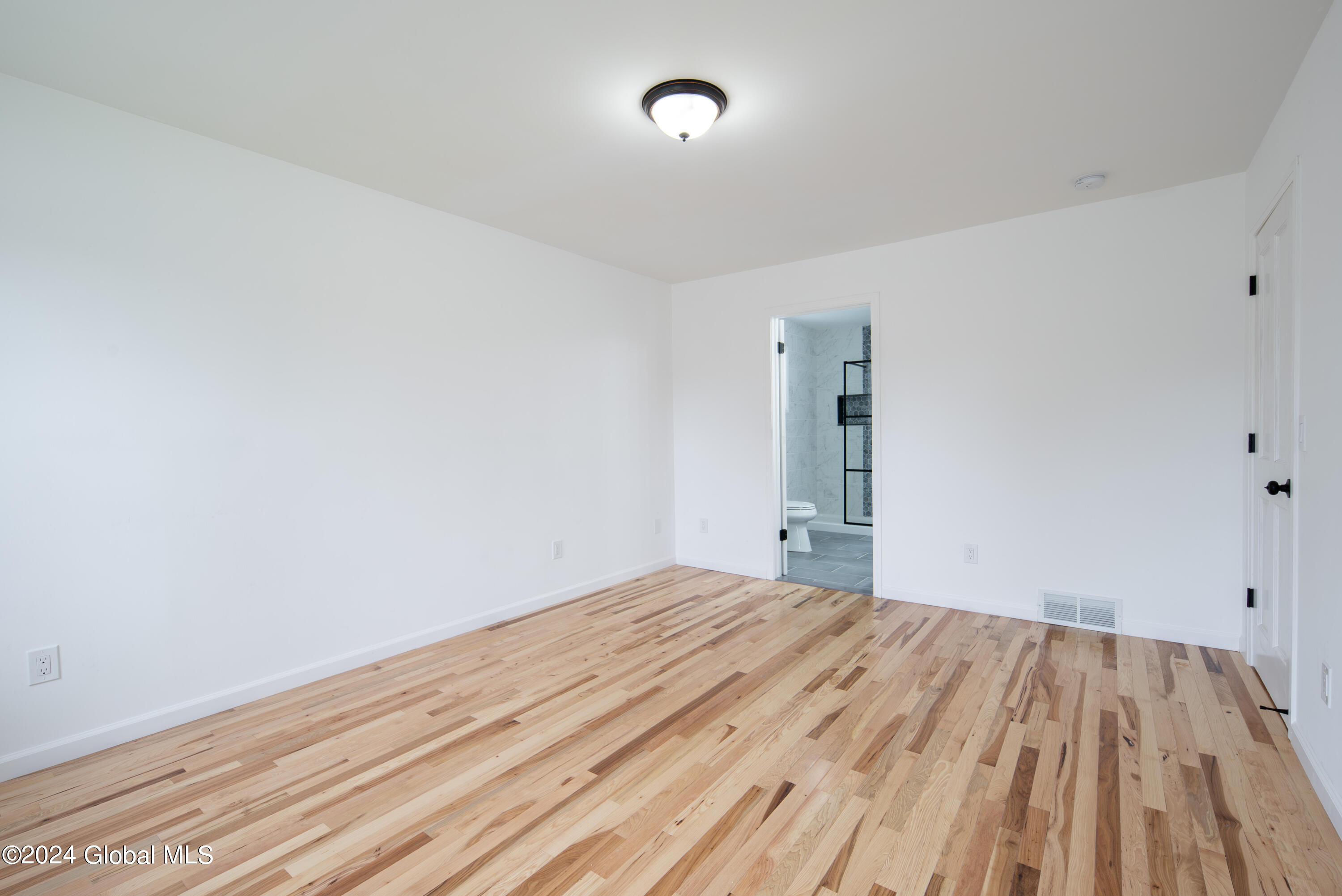 2285 Troy Schenectady Road Niskayuna, NY 12309 - Photo 26 of 67 025