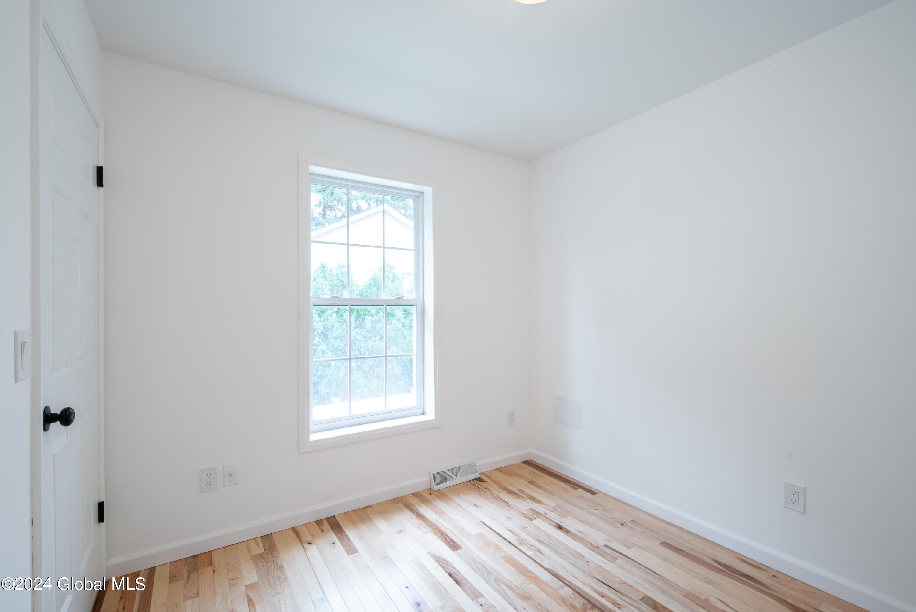2285 Troy Schenectady Road Niskayuna, NY 12309 - Photo 36 of 67 035