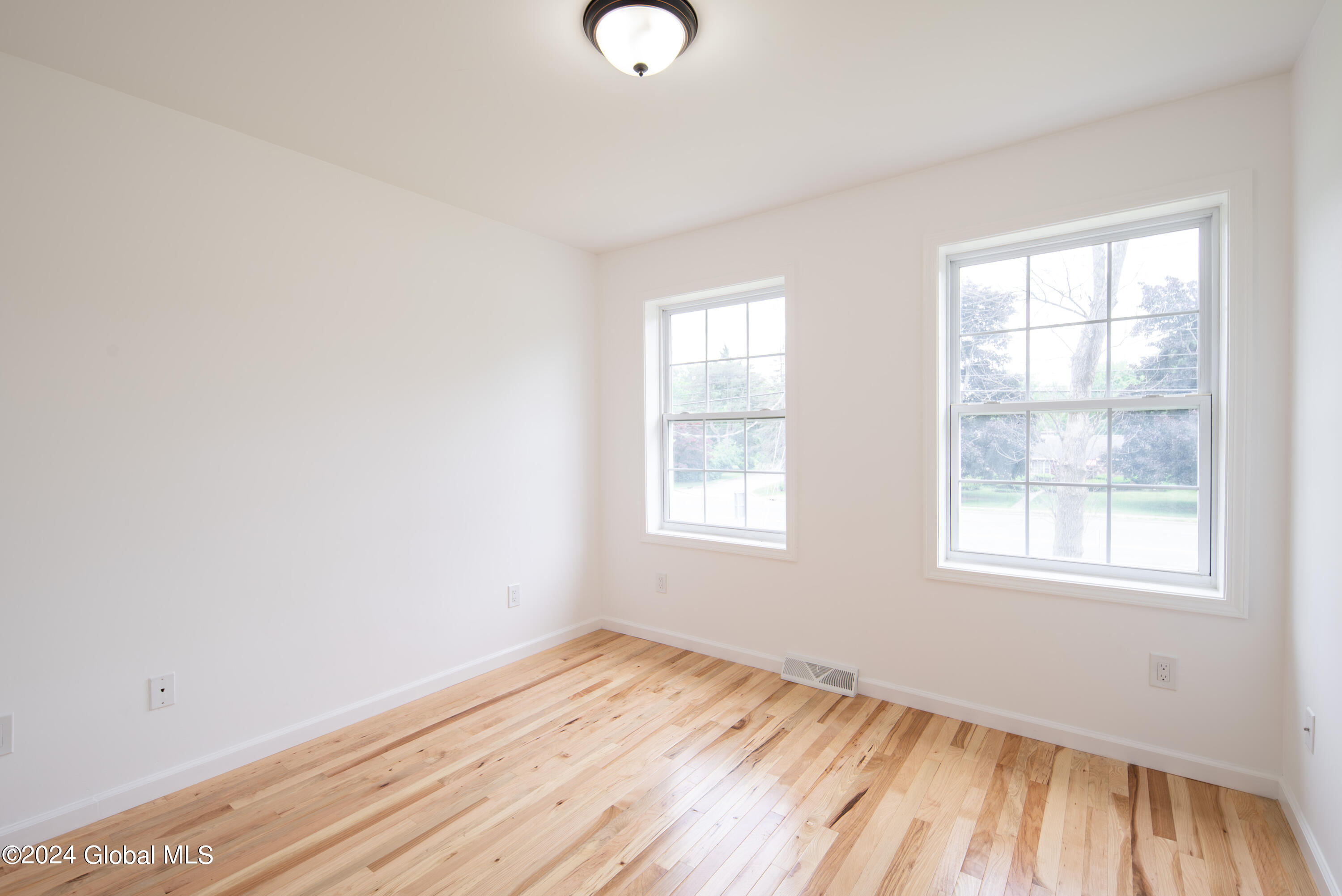 2285 Troy Schenectady Road Niskayuna, NY 12309 - Photo 37 of 67 036