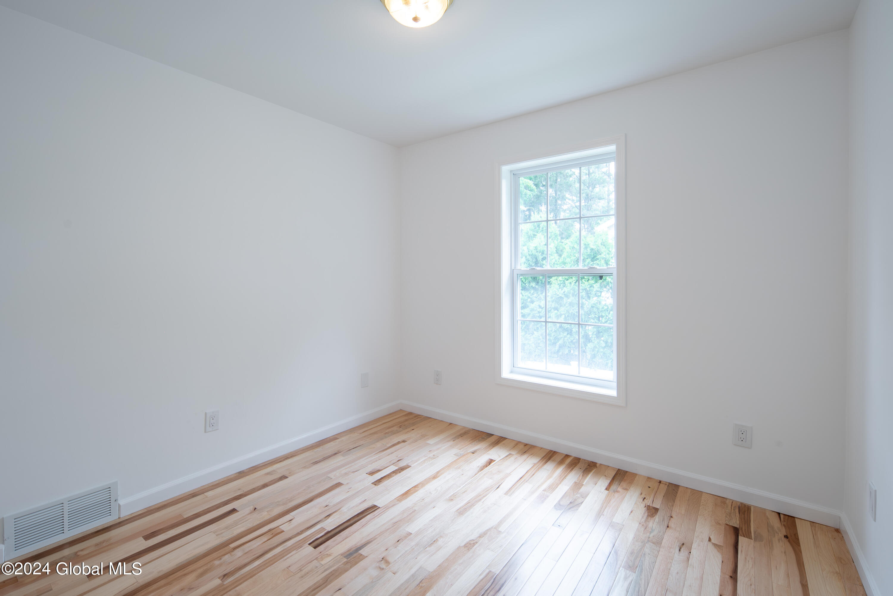 2285 Troy Schenectady Road Niskayuna, NY 12309 - Photo 41 of 67 040