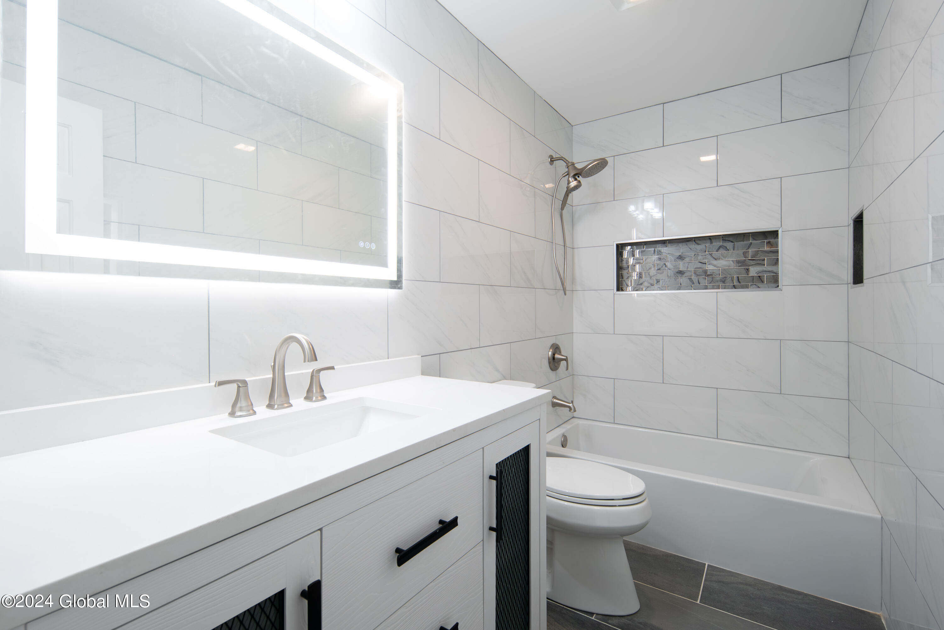 2285 Troy Schenectady Road Niskayuna, NY 12309 - Photo 45 of 67 044