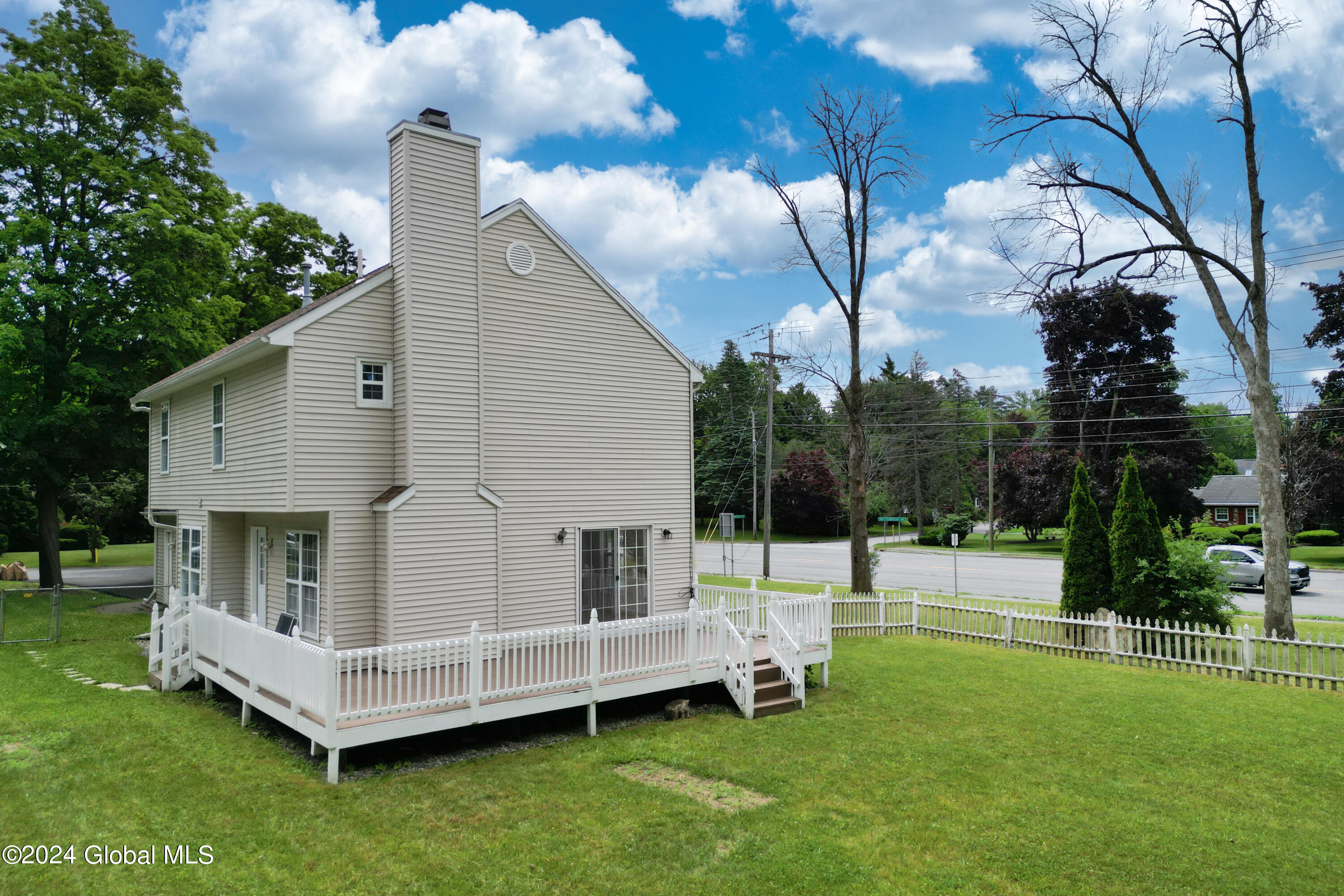 2285 Troy Schenectady Road Niskayuna, NY 12309 - Photo 55 of 67 059