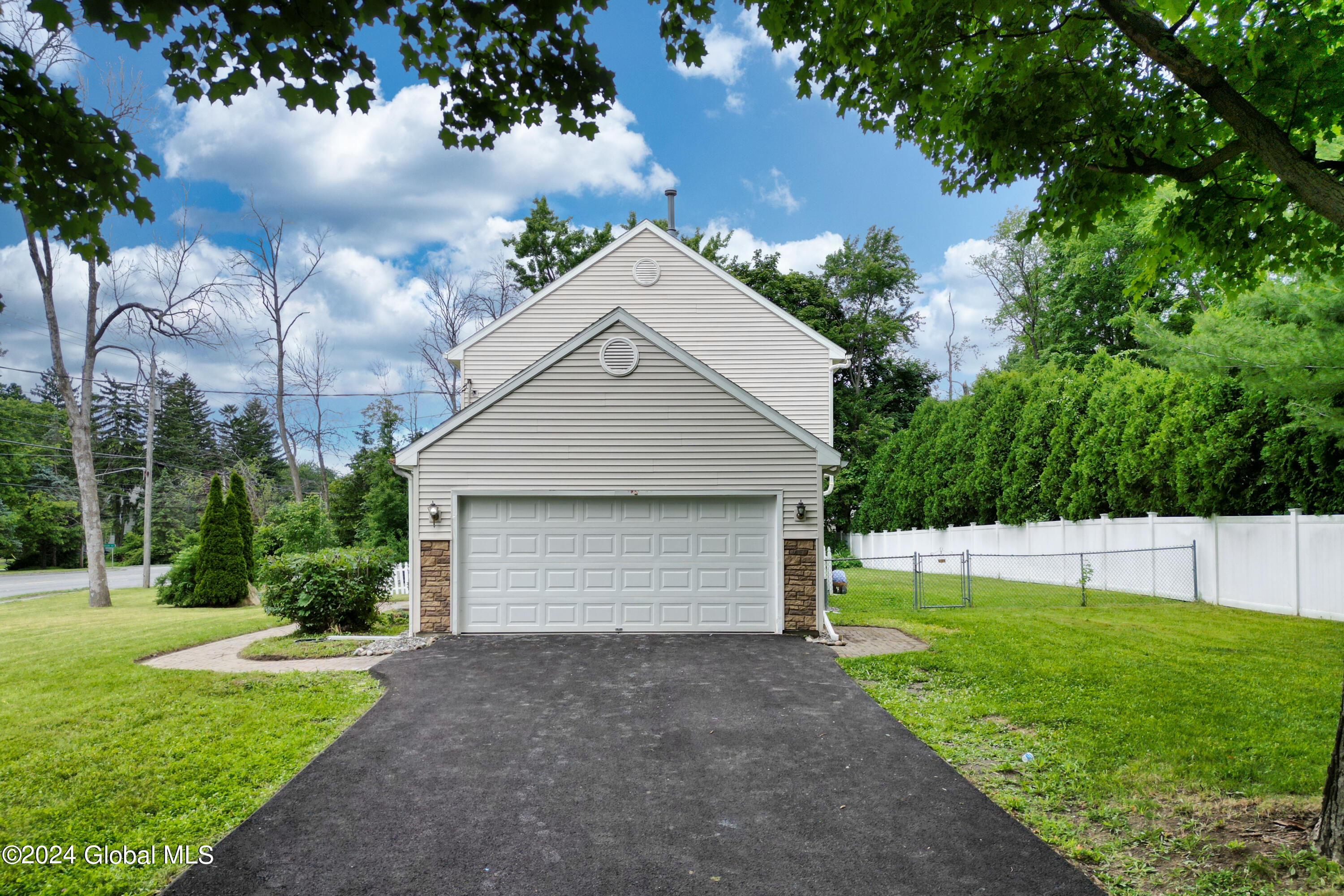 2285 Troy Schenectady Road Niskayuna, NY 12309 - Photo 58 of 67 062