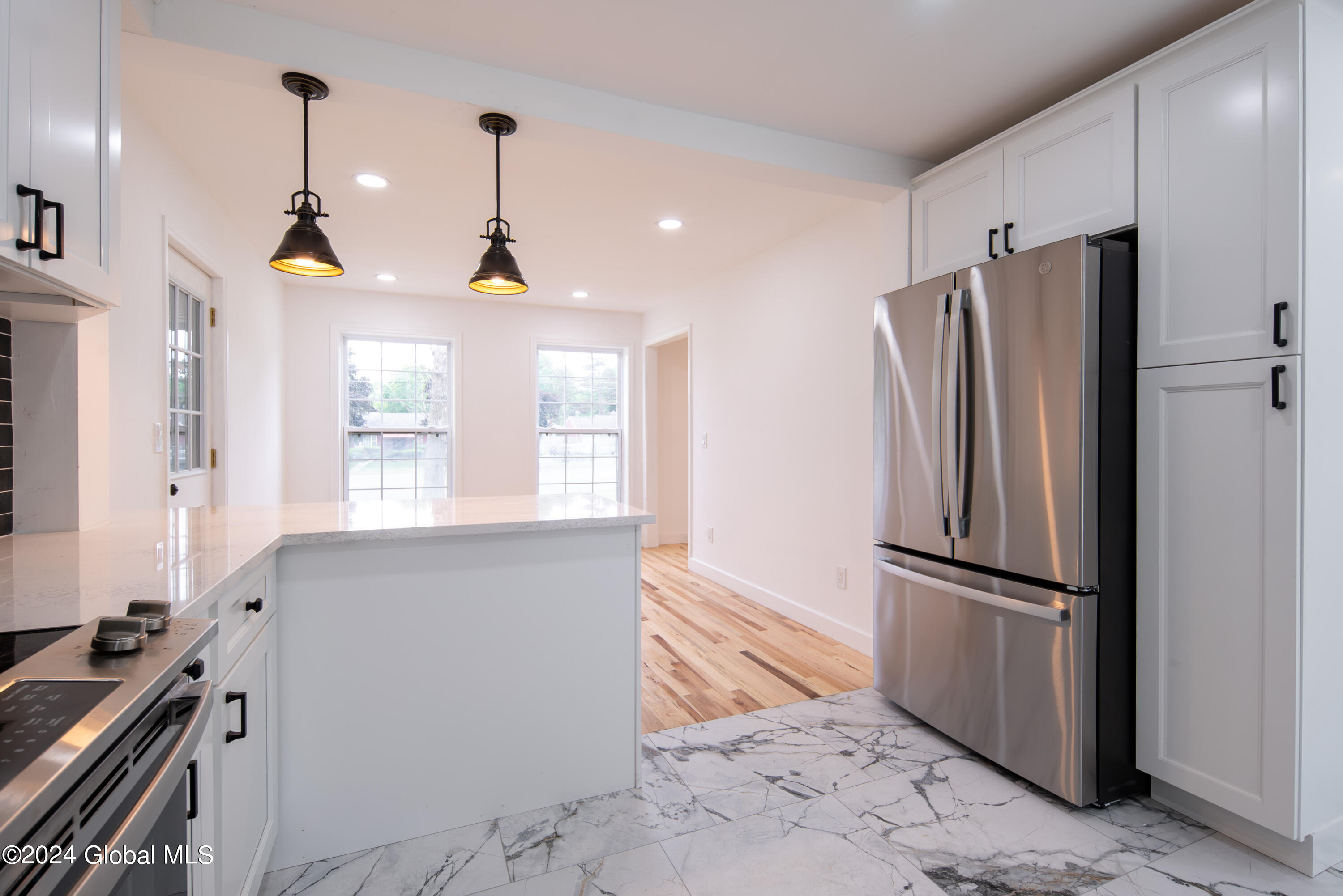 2285 Troy Schenectady Road Niskayuna, NY 12309 - Photo 8 of 67 007