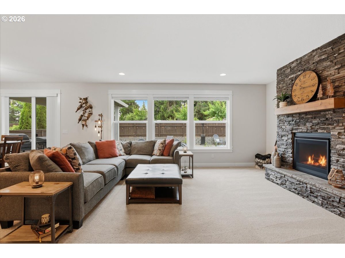3293 North Abernathy Circle Ridgefield, WA 98642 - Photo 19 of 40 Living Room