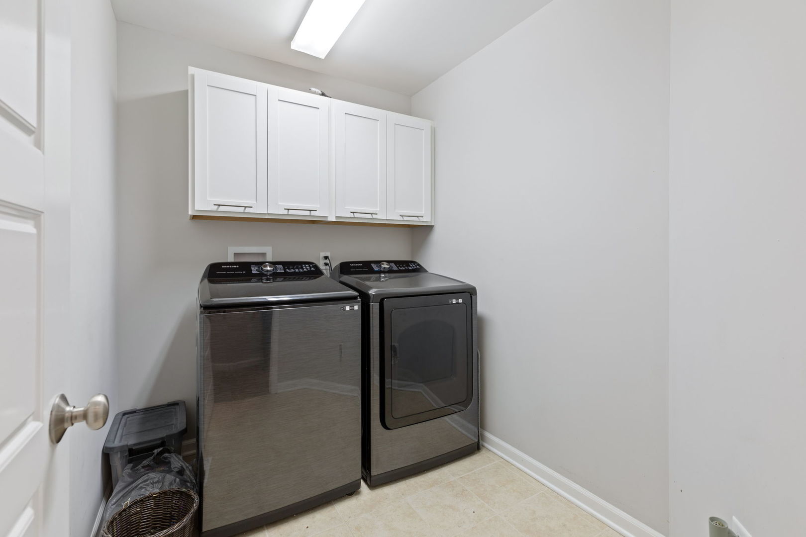 993 Times Square Drive Aurora, IL 60504 - Photo 20 of 26 a utility room with dryer and washer
