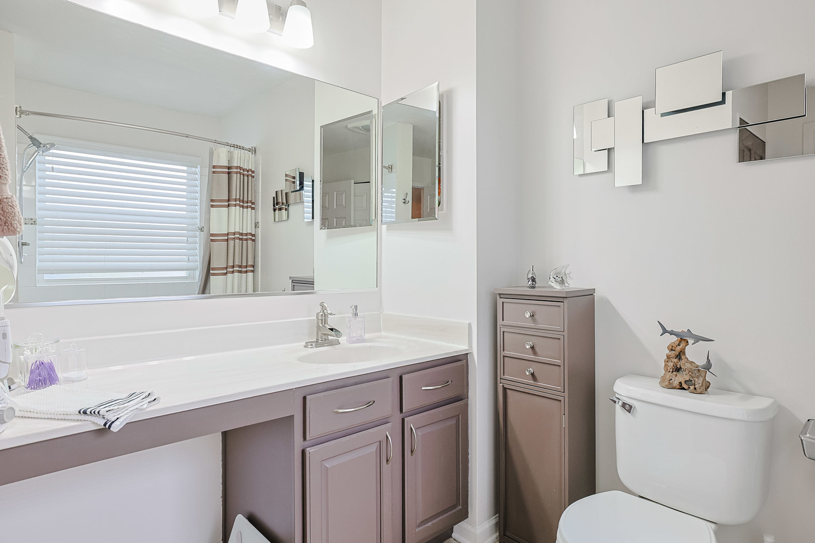 7 Michael Court Lake In The Hills, IL 60156 - Photo 16 of 37 a bathroom with a sink toilet vanity and tub