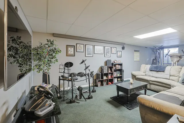 $380,000 | 7 Michael Court, Lake In The Hills, IL 60156