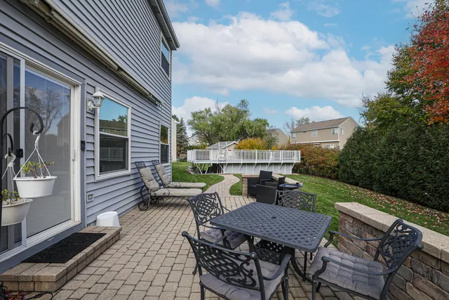 $380,000 | 7 Michael Court, Lake In The Hills, IL 60156