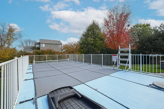 $380,000 | 7 Michael Court, Lake In The Hills, IL 60156