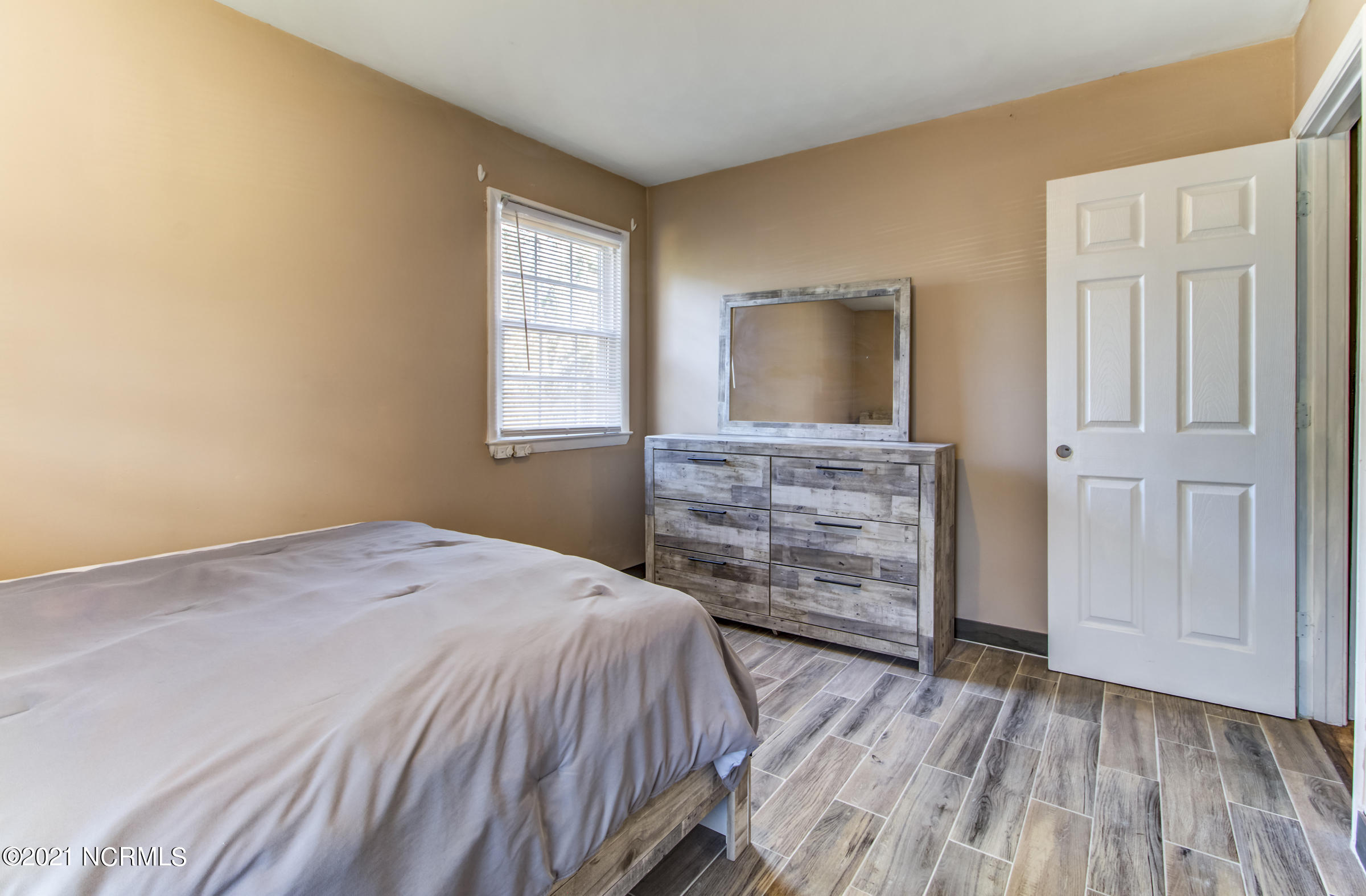 309 Kelly Road Wilmington, NC 28409 - Photo 26 of 32 Bedroom 3