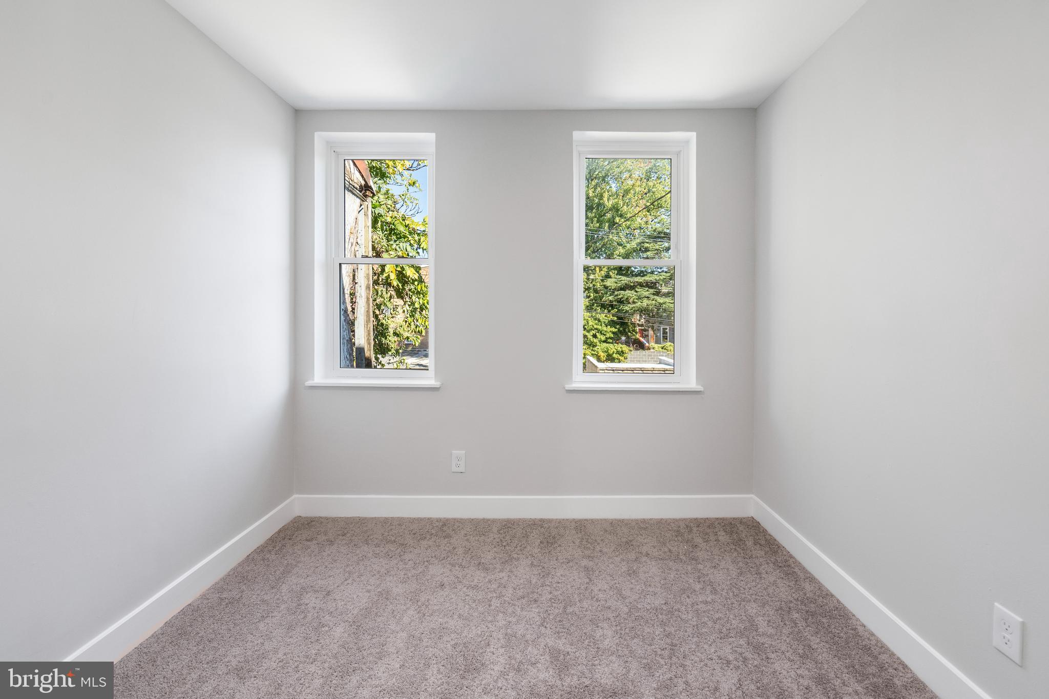 2237 Madison Avenue Baltimore, MD 21217 - Photo 32 of 53 an empty room with window