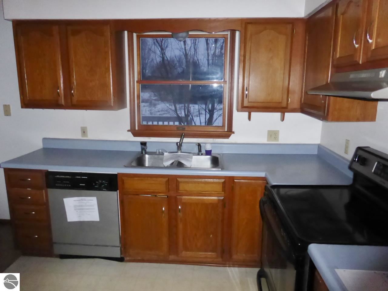 10037 East Fort Road Suttons Bay, MI 49682 - Photo 9 of 40 1793911-8.JPG