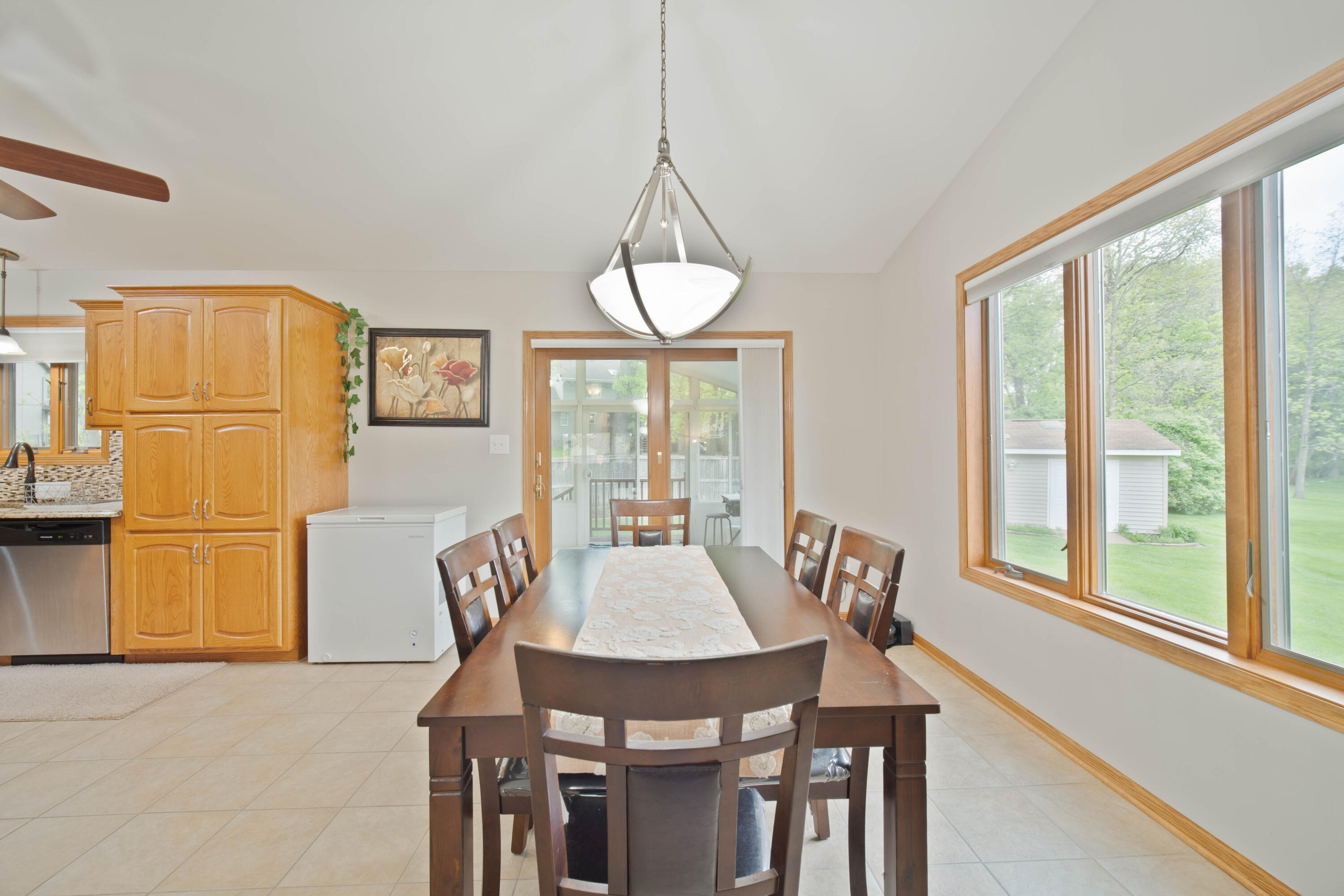 7019 Forest Ridge Drive Schererville, IN 46375 - Photo 6 of 19 3000x2000
