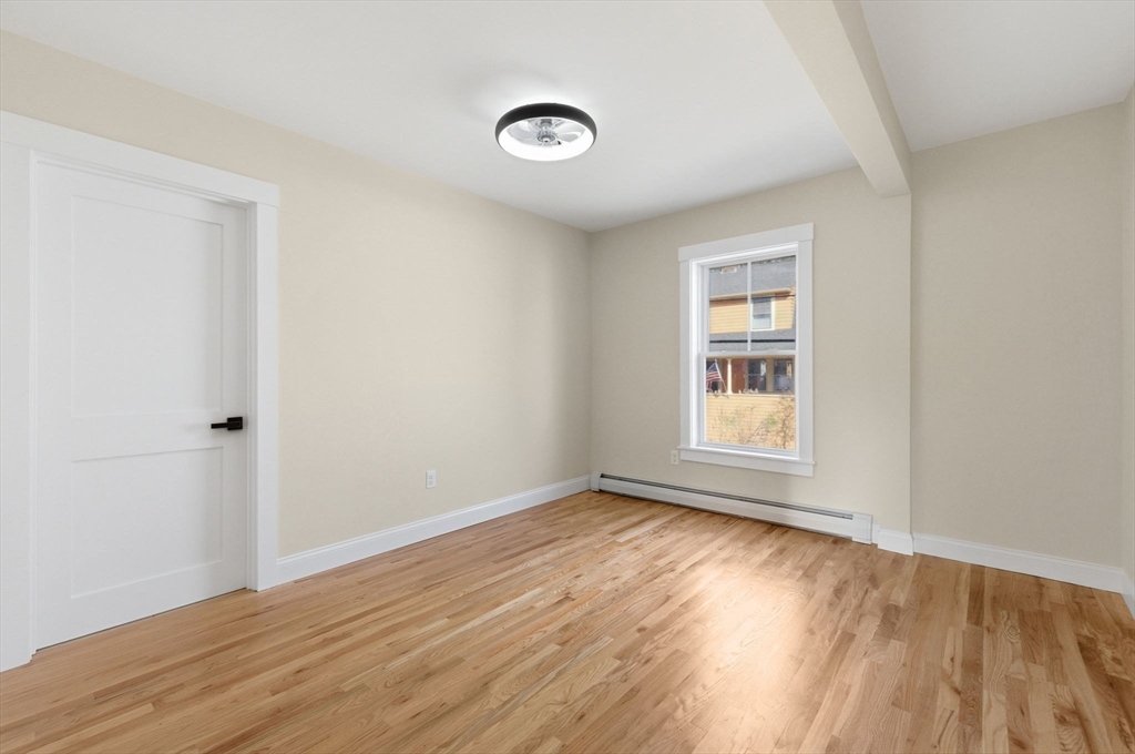 20 Beacon Street, Unit 2 Gloucester, MA 01930 - Photo 11 of 28