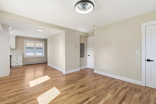 $3,700 | 20 Beacon Street, Unit 2, Gloucester, MA 01930