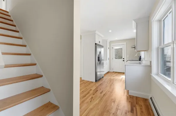 $3,700 | 20 Beacon Street, Unit 2, Gloucester, MA 01930