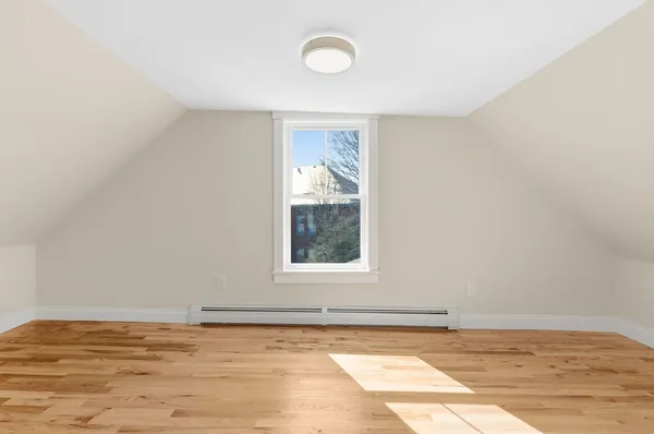 $3,700 | 20 Beacon Street, Unit 2, Gloucester, MA 01930