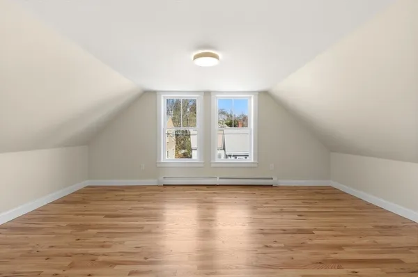 $3,700 | 20 Beacon Street, Unit 2, Gloucester, MA 01930