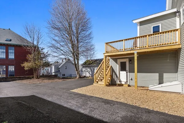 $3,700 | 20 Beacon Street, Unit 2, Gloucester, MA 01930