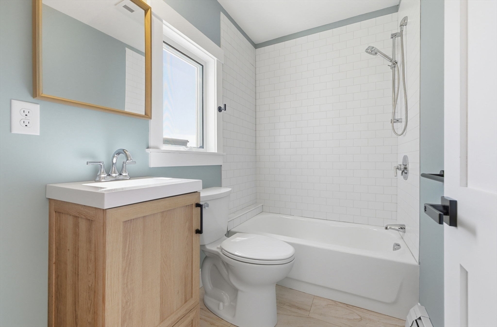 20 Beacon Street, Unit 2 Gloucester, MA 01930 - Photo 7 of 28