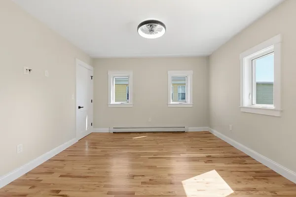 $3,700 | 20 Beacon Street, Unit 2, Gloucester, MA 01930