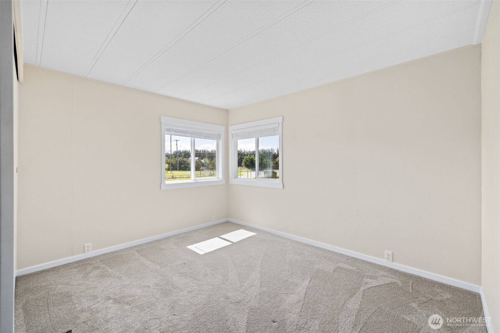 360 Mountain View Drive Sequim, WA 98382 - Photo 10 of 39