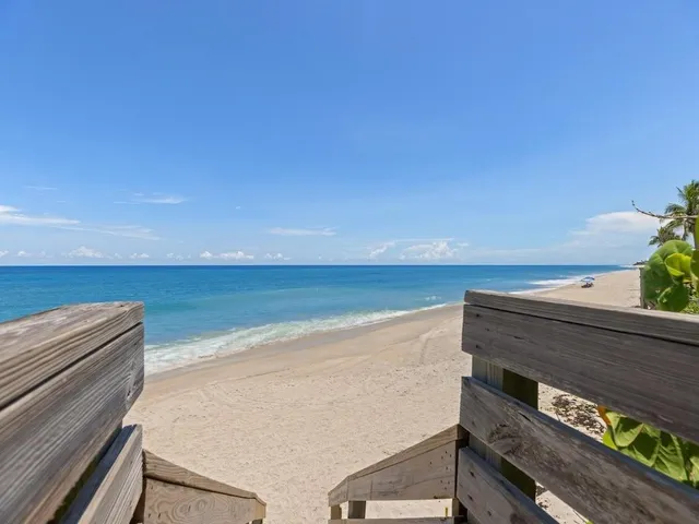 $795,000 | 1891 East Cayman Road, Vero Beach, FL 32963
