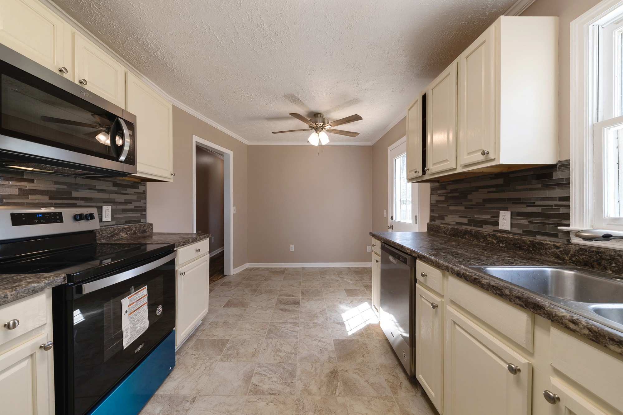 712 Marbury Road Tullahoma, TN 37388 - Photo 12 of 30 Gallery Image 12