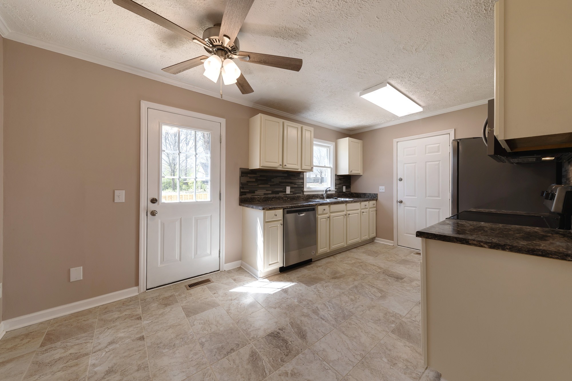 712 Marbury Road Tullahoma, TN 37388 - Photo 8 of 30 Gallery Image 8